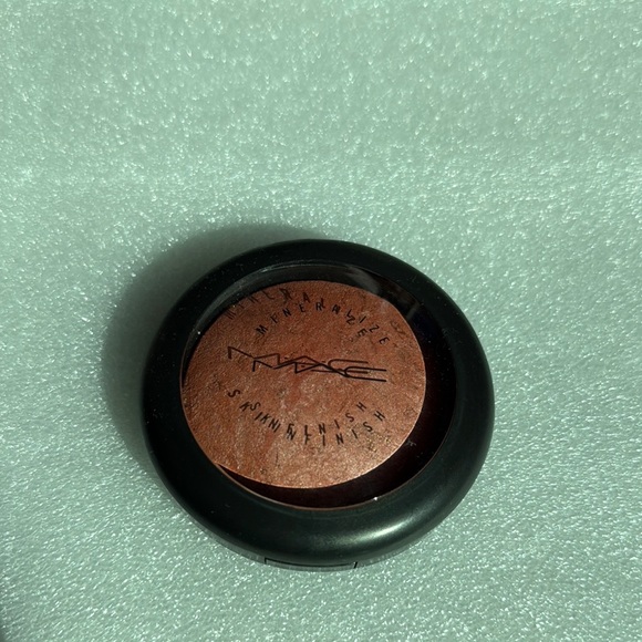 MAC COSMETICS MINERALIZE SKINFINISH- Stereo Rose NWOT LE - Picture 2 of 4